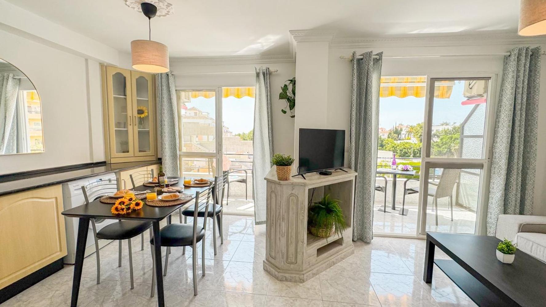 Hawaii 1St Floor Burriana, Nerja Lejlighed Eksteriør billede